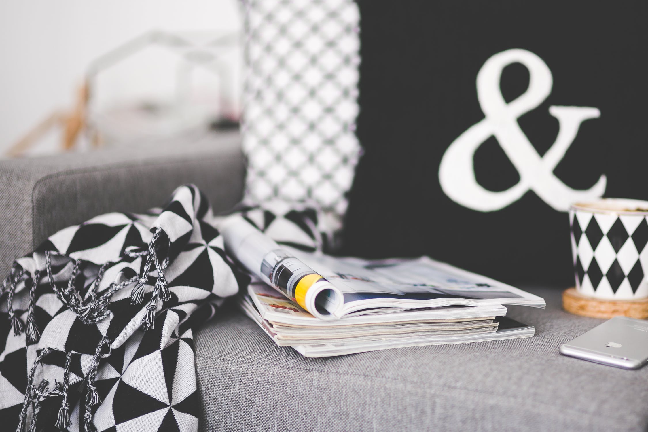 Portugal – Internet, Television, and the Press
